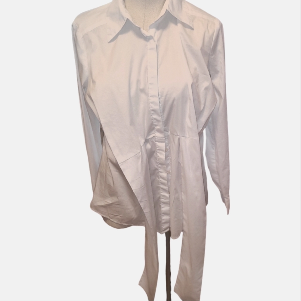 Cabi, Women's white faux wrap button down top. Staple, casual, beachy, classic